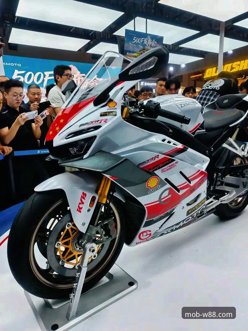 超级摩托车世锦赛匈牙利站：张雪机车车队德比斯绝杀夺冠 vs 排位赛第六的逆袭之路